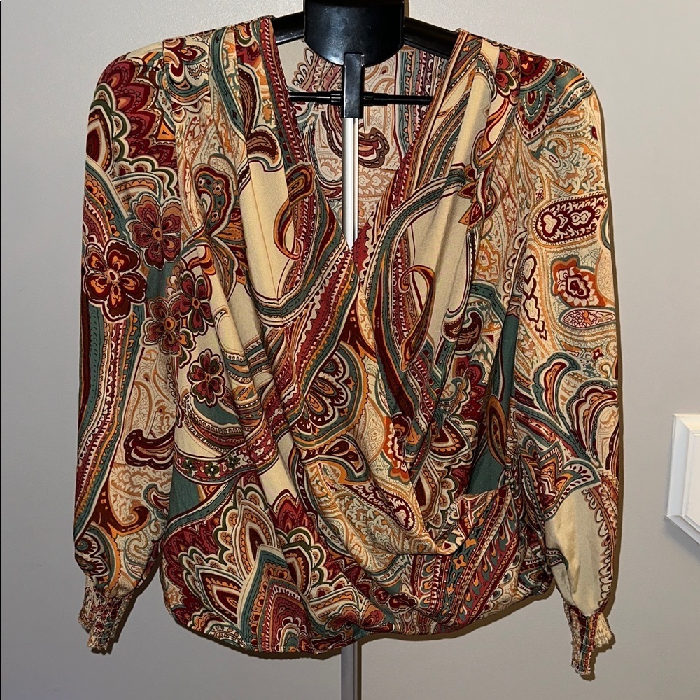 PAISLEY V NECK LONG SLEEVE BUTTON BLOUSE